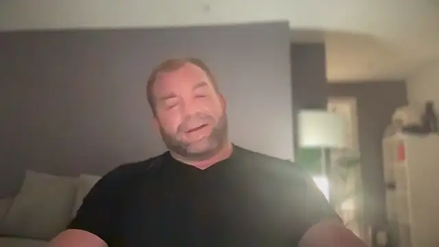 PozCumPigFTL Chat XXX in diretta