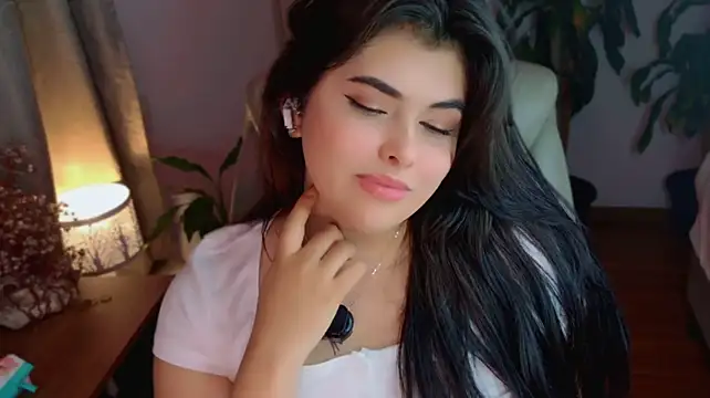 Nannicutee লাইভ XXX চ্যাট