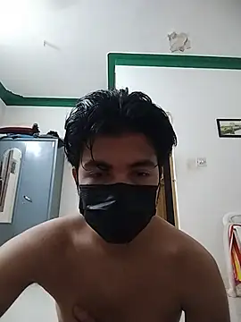 Cool_dude099 Show in webcam