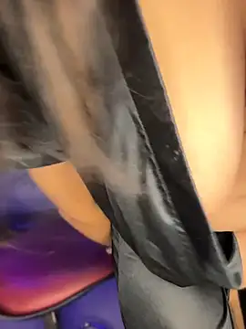 Show de Ms_Divya na webcam