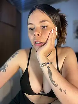 carolina16love Chat XXX live