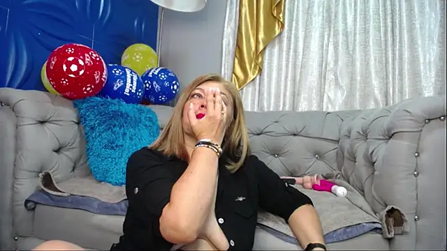 JolieDuvalle Chat XXX in diretta
