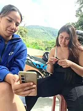 Pokazy przed kamerką – Latinas_sexy