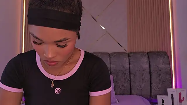 naia_blessed's Live XXX Chat