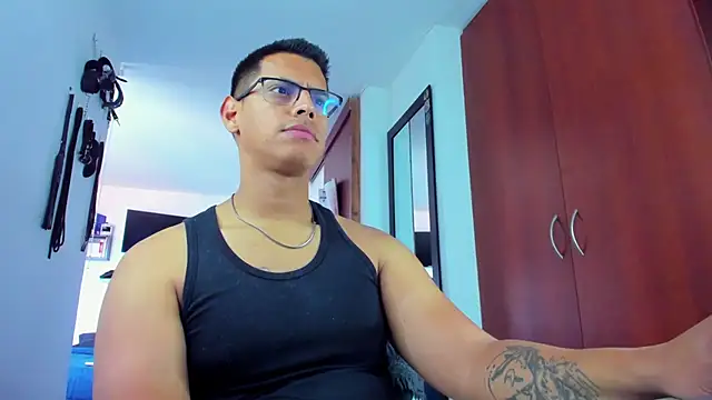 _John_Boy_ Show in webcam