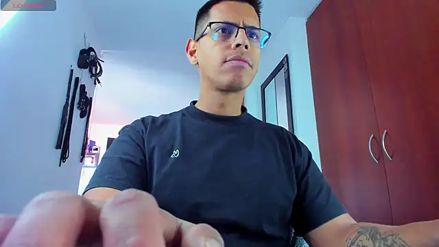 Show modela _John_Boy_ na web-kameri