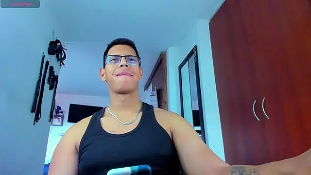 _John_Boy_ Adlı Modelin Web Kamerası Şovu