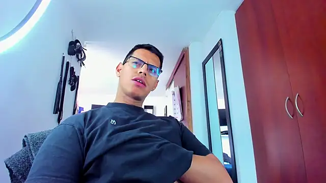 _John_Boy_ Show in webcam