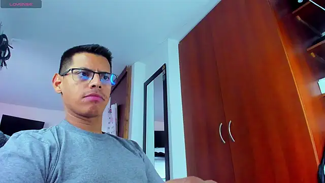 _John_Boy_ Adlı Modelin Web Kamerası Şovu