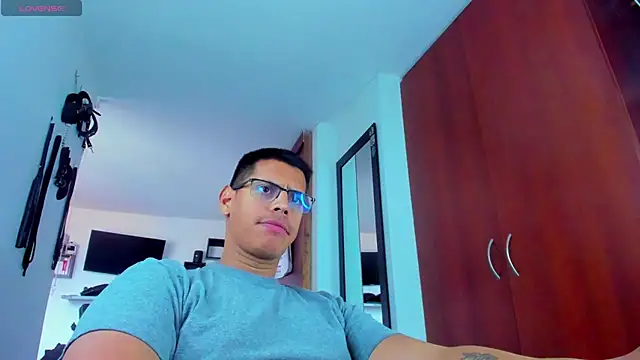 Pertunjukan Kamera Web _John_Boy_