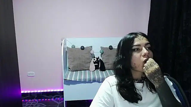 _onthary_6's Live XXX Chat