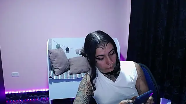 _onthary_6 Chat XXX live