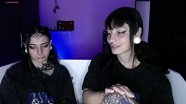_onthary_6's Live Chat Room