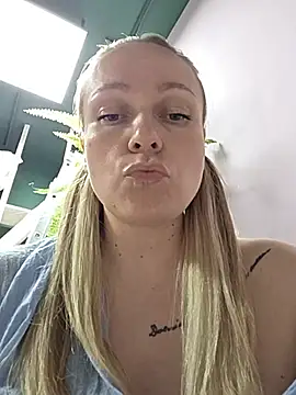 Bondgirl_013's Webcam Show