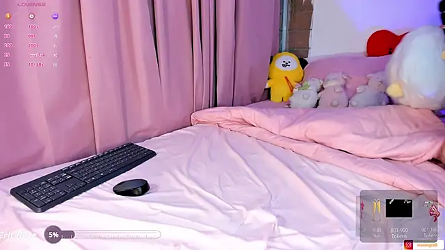 mia_angel_'s Live Chat Room