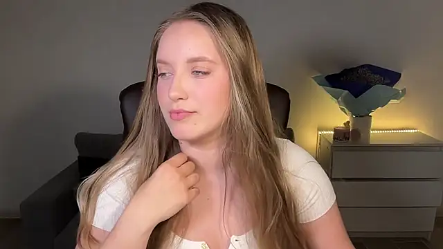EvaMaddison Adlı Modelin Canlı XXX Sohbeti