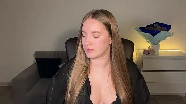 EvaMaddison Adlı Modelin Canlı XXX Sohbeti