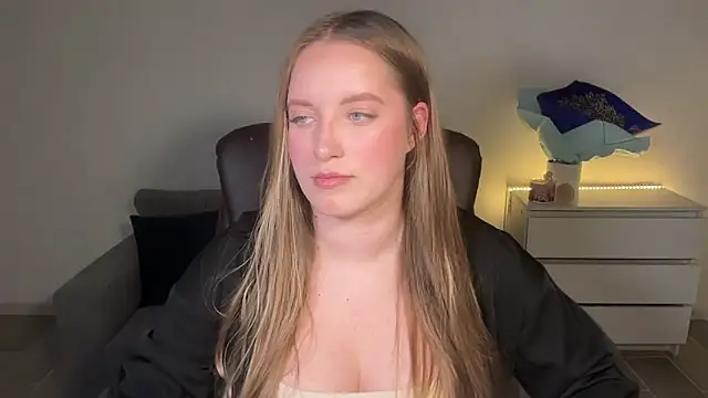 EvaMaddison 现场XXX聊天