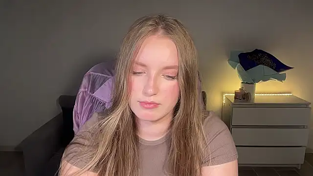 EvaMaddison Adlı Modelin Canlı XXX Sohbeti