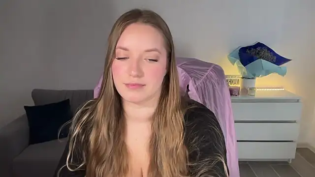 EvaMaddison Adlı Modelin Canlı XXX Sohbeti