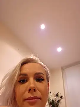 צ'אט XXX בשידור חי של AureliaDoux
