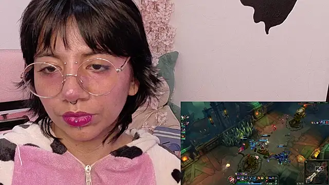 Nami_usagi Adlı Modelin Web Kamerası Şovu