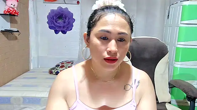 Filipina_Desire's Live XXX Chat