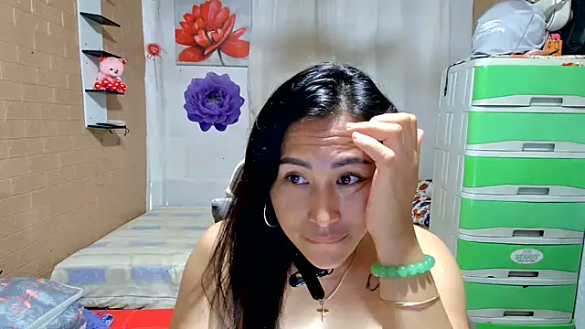 Filipina_Desire – Live XXX-chat