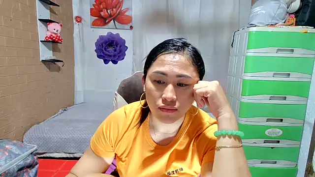 Filipina_Desire élő XXX-chatje