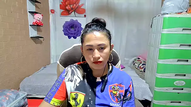 Filipina_Desire Adlı Modelin Canlı XXX Sohbeti