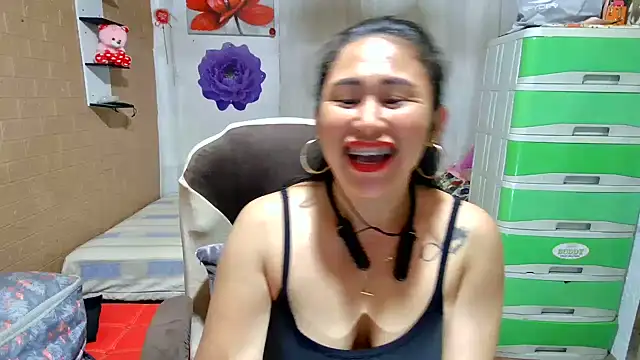 Filipina_Desire 即時 XXX 聊天