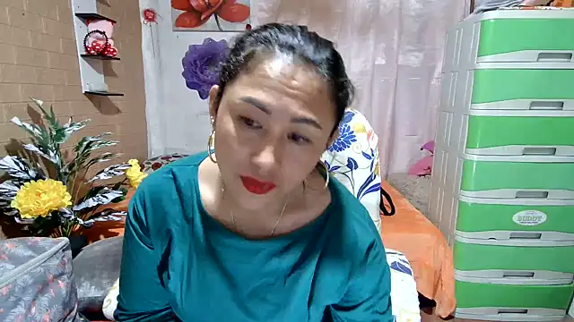 Filipina_Desire Adlı Modelin Canlı XXX Sohbeti