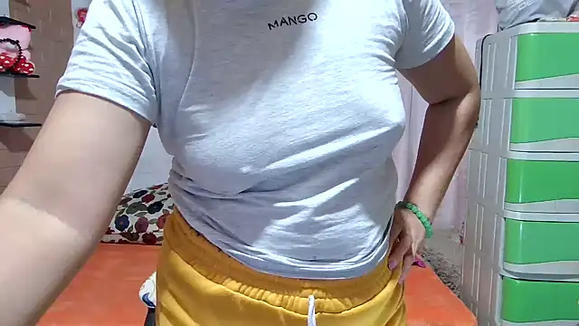 Filipina_Desire 即時 XXX 聊天