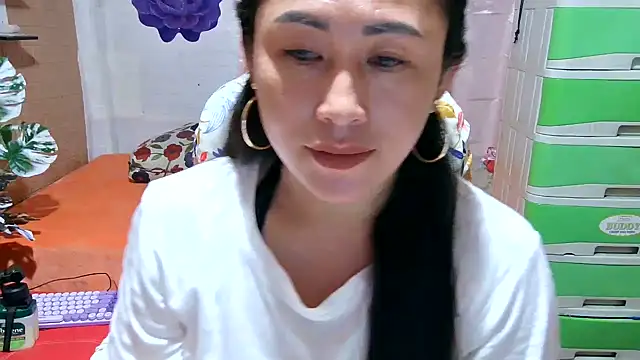 Filipina_Desire live XXX chat