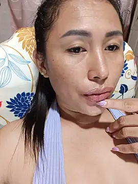 Filipina_Desire élő XXX-chatje