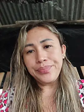 Filipina_Desire 现场XXX聊天
