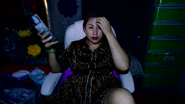 XXX chat uživo modela Filipina_Desire