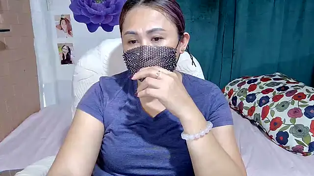 XXX chat uživo modela Filipina_Desire