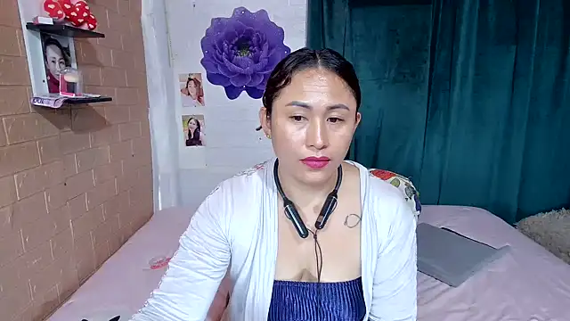 Filipina_Desire Adlı Modelin Canl ı XXX Sohbeti