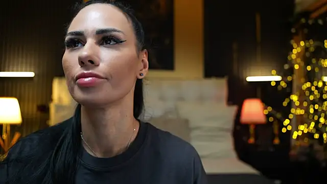 KatiaDivine Adlı Modelin Web Kamerası Şovu