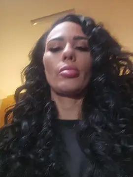 Show de KatiaDivine na webcam