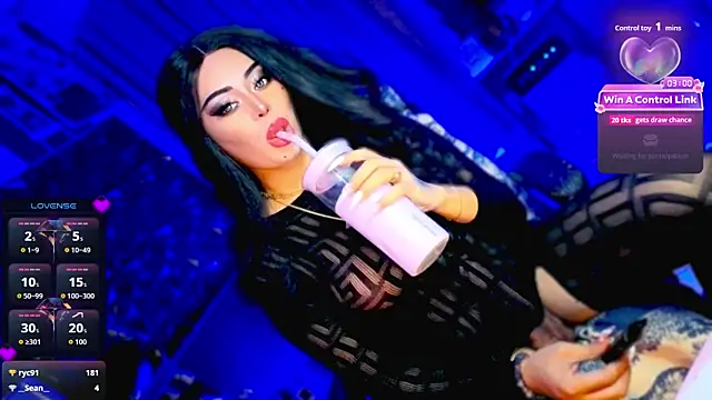 הופעת וובקאם של KYLIE_SHEMALE