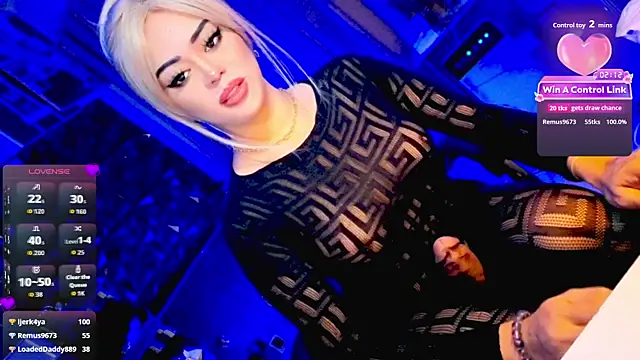 Pokazy przed kamerką – KYLIE_SHEMALE