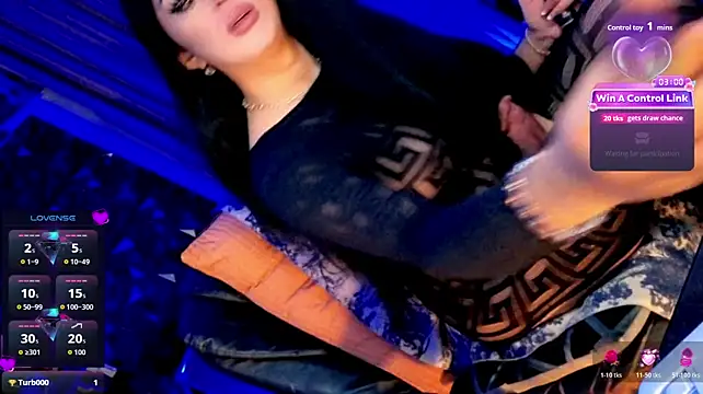 Show modela KYLIE_SHEMALE na web-kameri