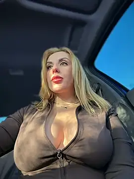 MilfNextDoor20 – Kamerová šou