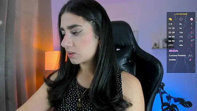 Anya_Volkov Chat XXX in diretta