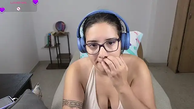 Chat +18 de blue__moon_ ao vivo