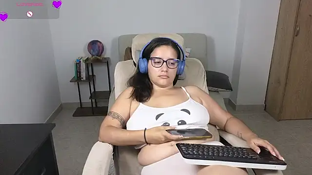 blue__moon_'s Live XXX Chat