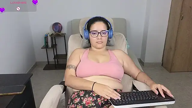 blue__moon_'s Live XXX Chat