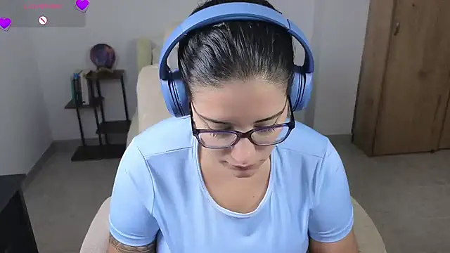 blue__moon_n Live XXX chat